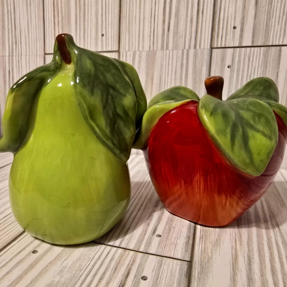 Apple and Pear Salt and Pepper Shakers 2-3"